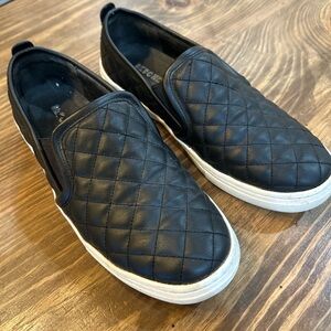 Skecher Black Women’s Shoe Size 6.5